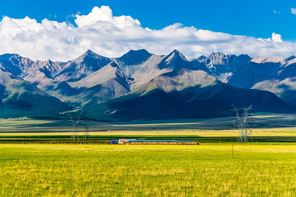 Xinjiang'dan bölge dışına 600 milyar kwh elektrik gönderildi