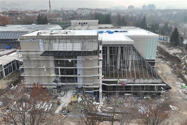 Altınpark Yüzme Havuzu inşaatı tüm hızıyla devam ediyor