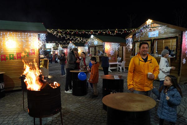 Beylikdüzü'nde yeni yıl kutlamaları başladı