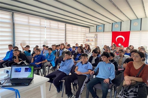 Mersin'de öğrencilere siber farkındalık eğitimi