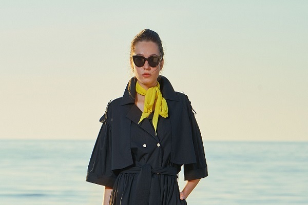 "Trenç Elbiseler" ile günün her saati modern ve şık