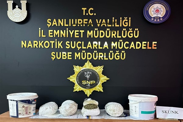 Şanlıurfa'da boya kovalarında uyuşturucu ele geçirildi