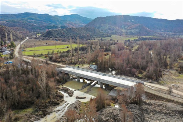 ABB, menfez ve dere geçiş köprüsü çalışmalarını sürdürüyor