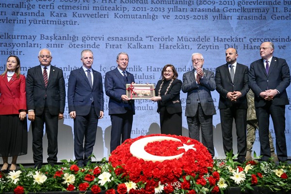 Gaziantep'in kurtuluşunun 101. yıl dönümü törenle kutlandı