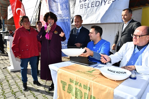 Seferihisar’daki üreticiye küçükbaş hayvan desteği