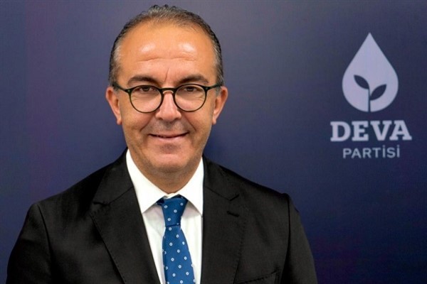 DEVA Partili Dinçer, yeni yılı ve 3 Ocak Mersin'in kurtuluşunu kutladı