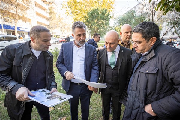 Başkan Soyer, Bayraklı'daki çalışmaları inceledi