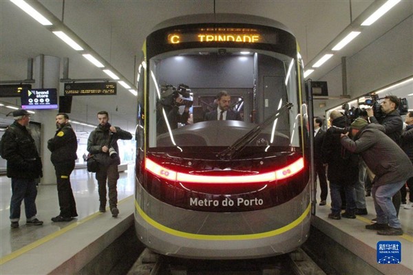 Çinli CRRC’nin Avrupa’daki ilk metro treni Porto’da yolcu taşıyacak