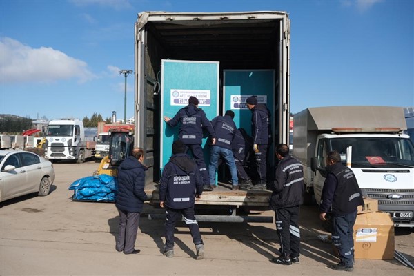 Eskişehir Büyükşehir Belediyesi'nden afet bölgesine seyyar tuvalet desteği