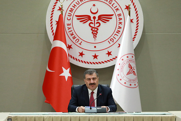 Bakan Koca: "19 bin 300 depremzede hastanelerde tedavi altında"