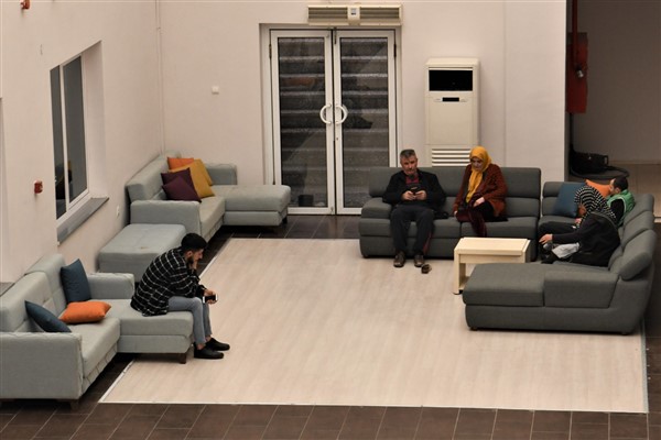 Depremzedeler, Bornova’nın misafiri oluyor